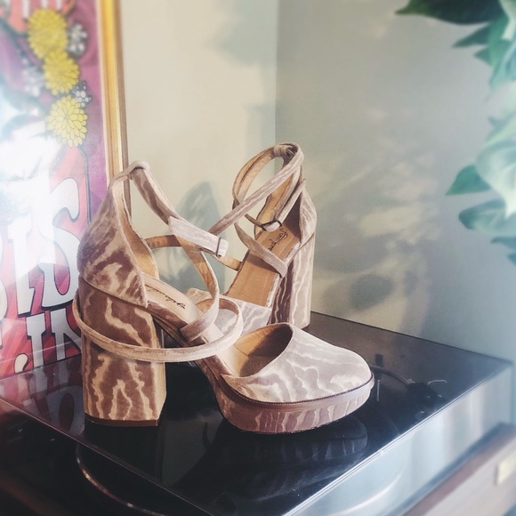 Free People Velvet Remi Platform Heels - Picture 3 of 9